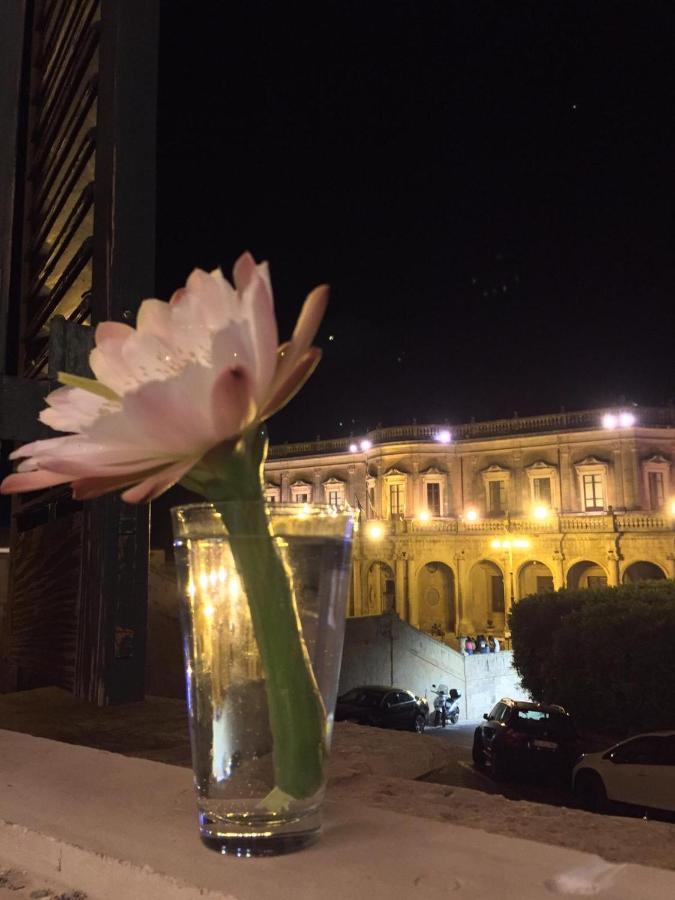 Landolina Palace Hotel Noto Bagian luar foto